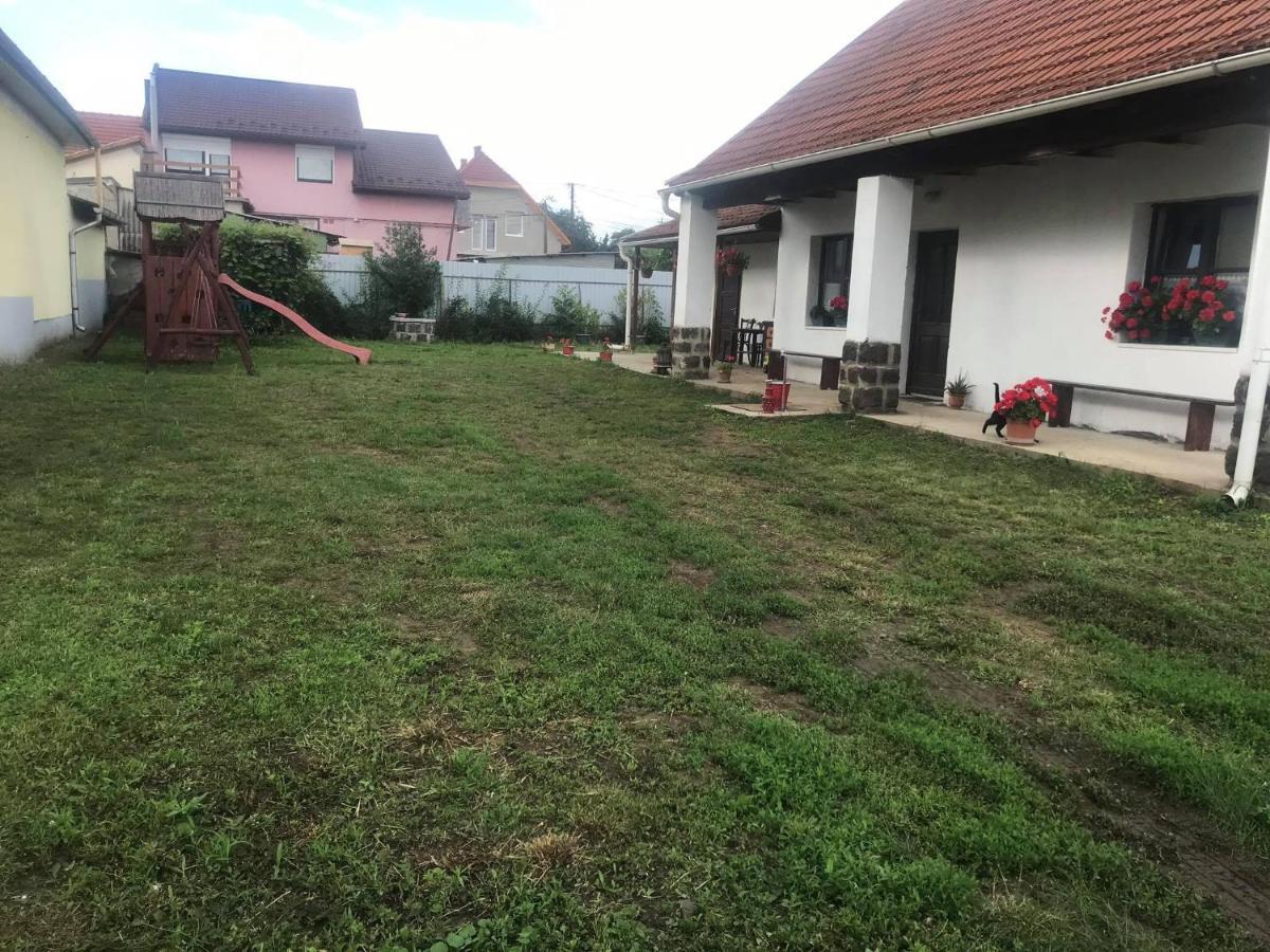 Отель Oncsa Vendeghaz Дьёндьёш Экстерьер фото